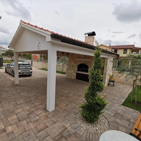 With A Parking Space - 16944 Appartement Vodice